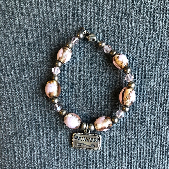Handmade pink princess bracelet - Picture 2 of 3